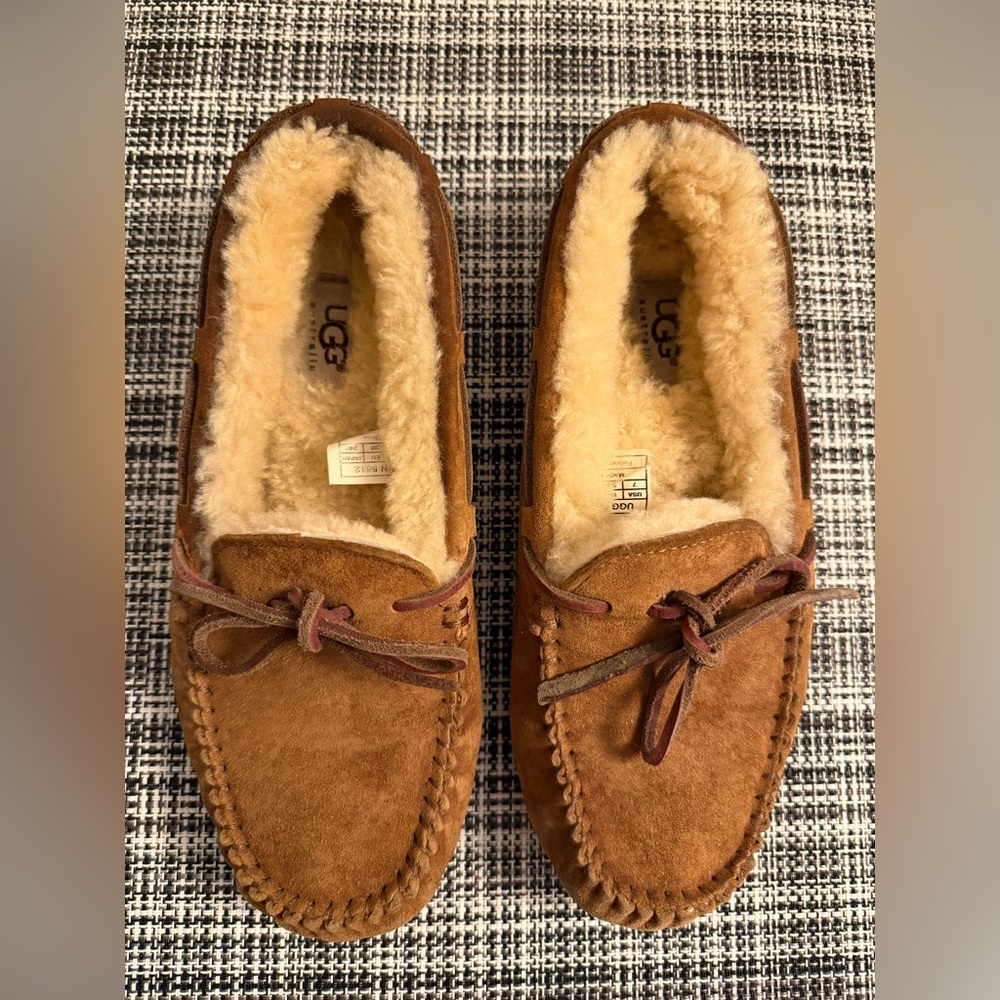 UGG Australia Suede Moccasin Slippers | Women’s Size 7 | Cozy Shearling Lined - Picture 2 of 10